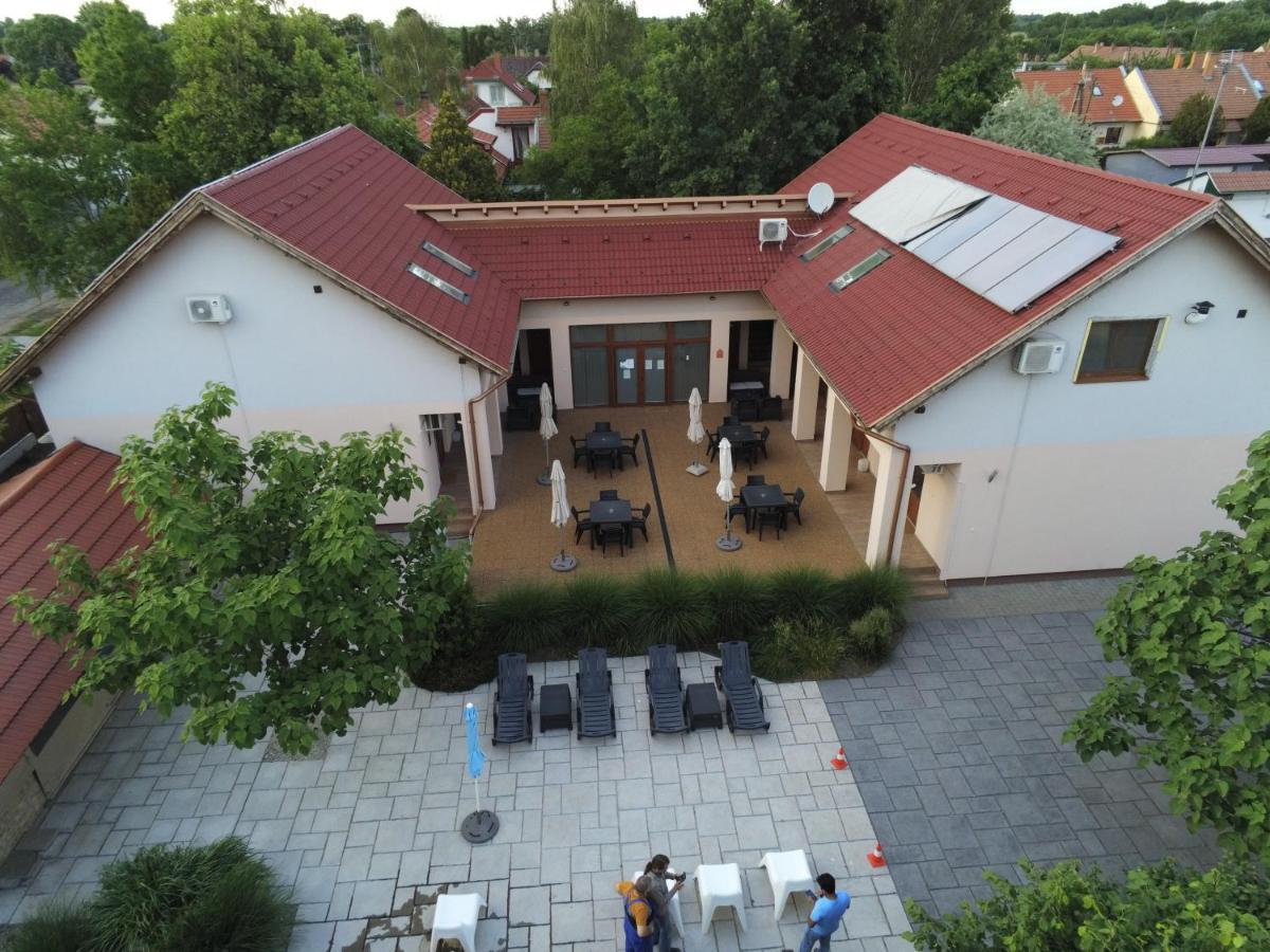 Hortobágyi Kemencés Vendégház Extérieur photo